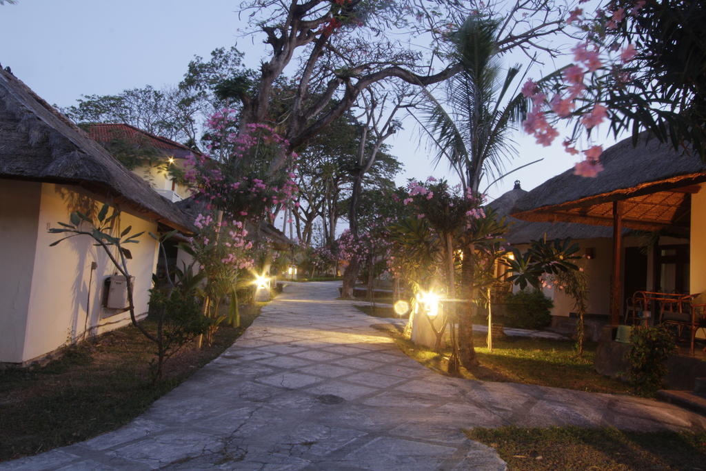 Alit Beach Resort And Villas Sanur Buitenkant foto