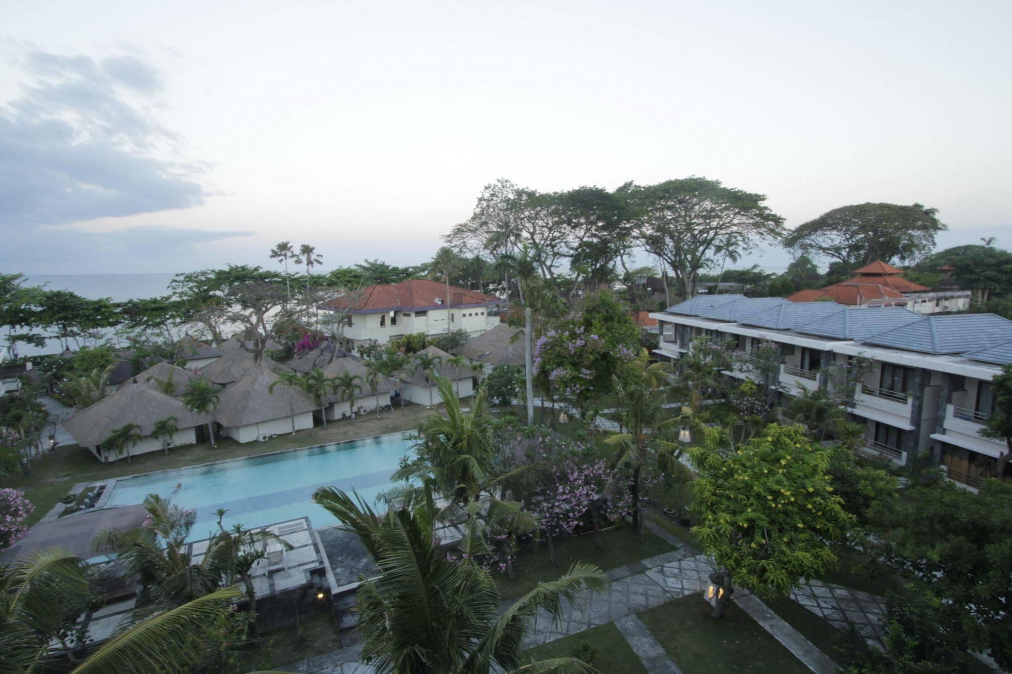 Alit Beach Resort And Villas Sanur Buitenkant foto