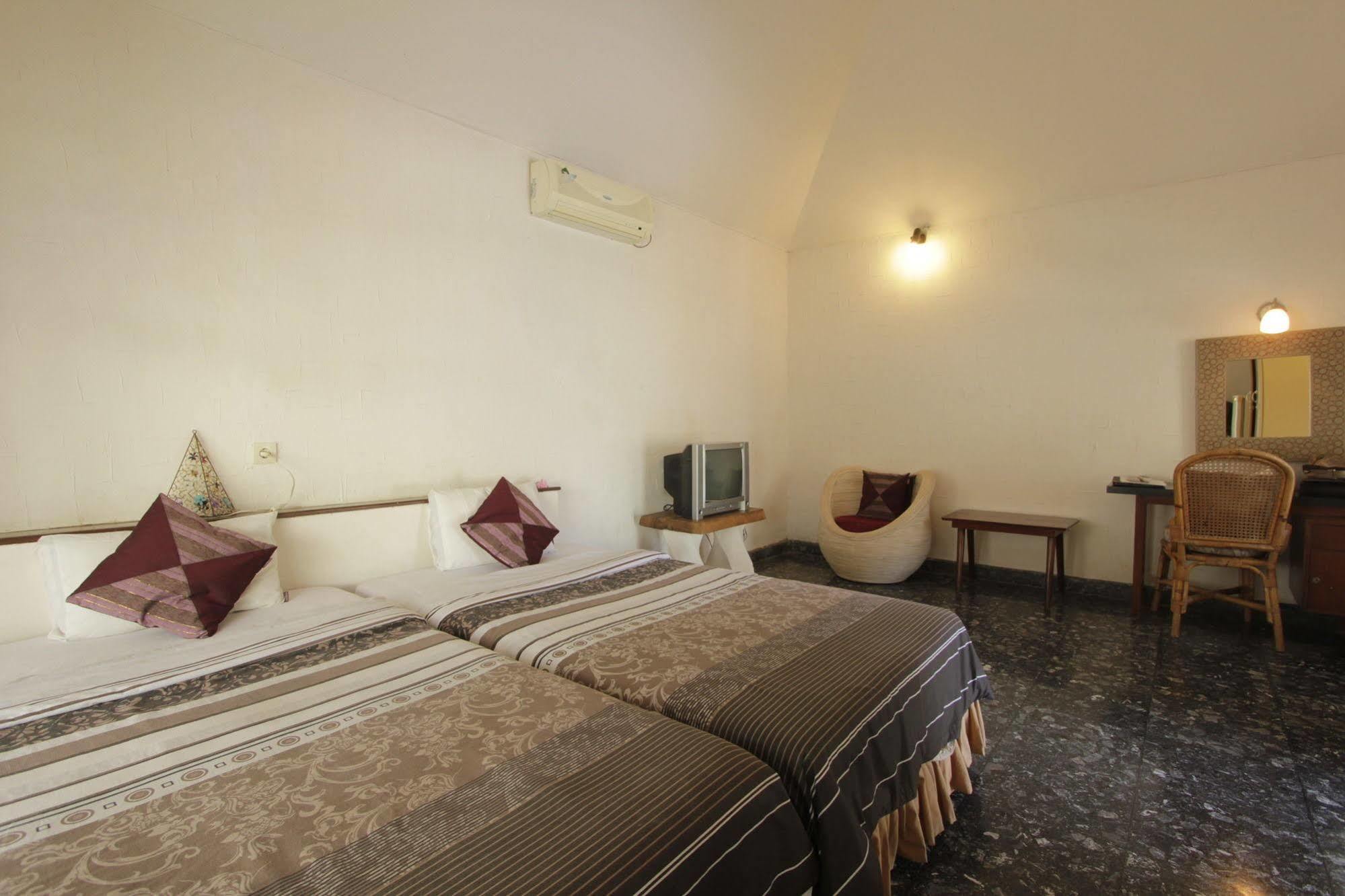 Alit Beach Resort And Villas Sanur Buitenkant foto